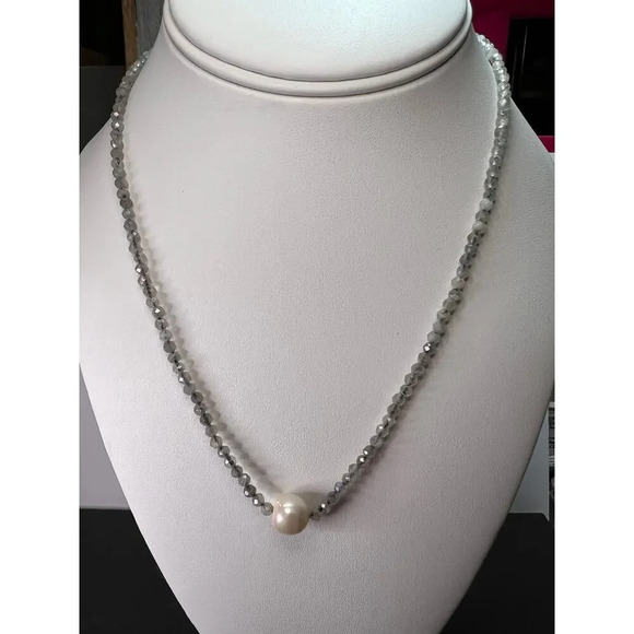 Labradorite and cultured pearl necklace with sterling silver lobster claw clasp - Picture 6 of 11